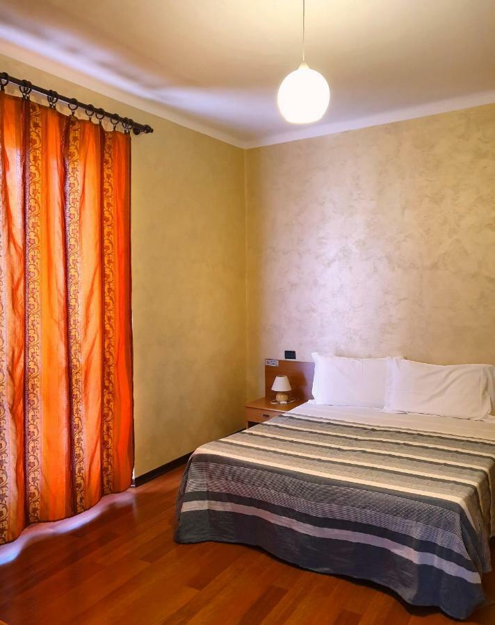 Albergo Leon D'Oro Castel San Giovanni  Bagian luar foto
