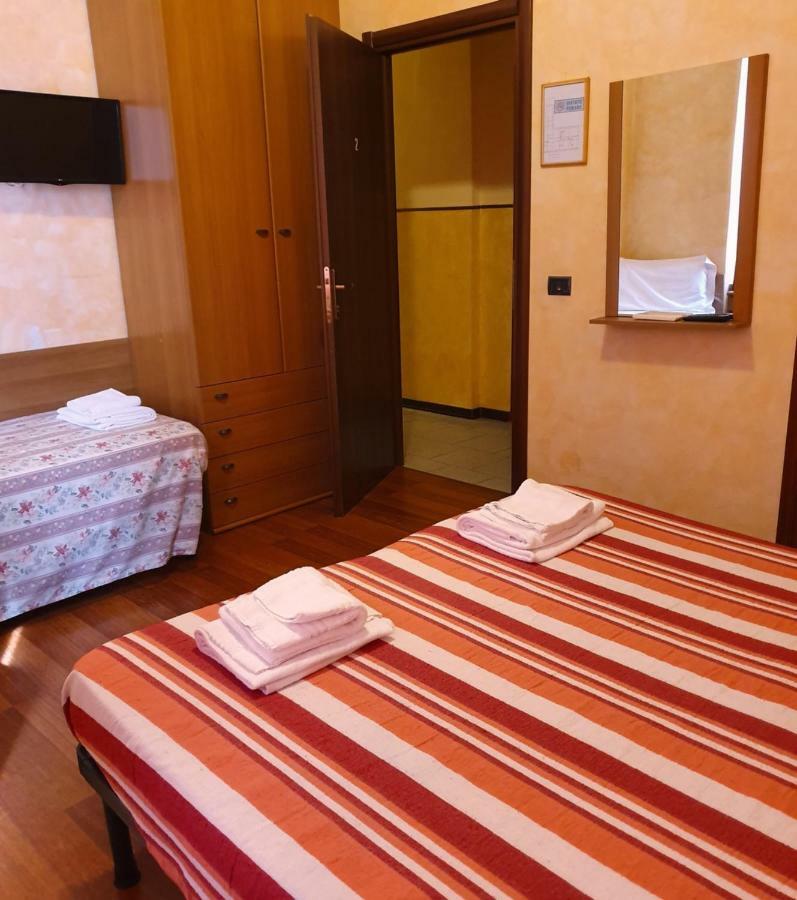 Albergo Leon D'Oro Castel San Giovanni  Bagian luar foto